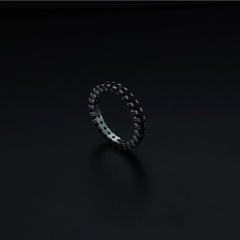 Eternity con zirconi neri