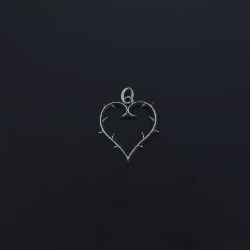 Ciondolo in argento cuore con spinato