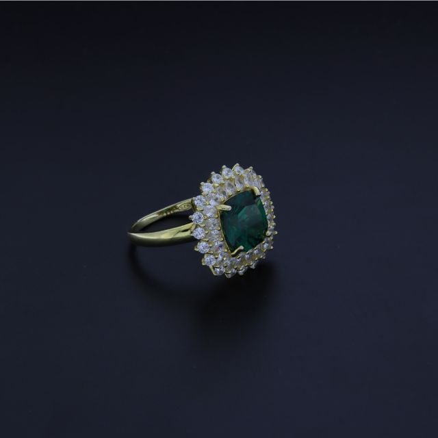 Anello regina con zirconi