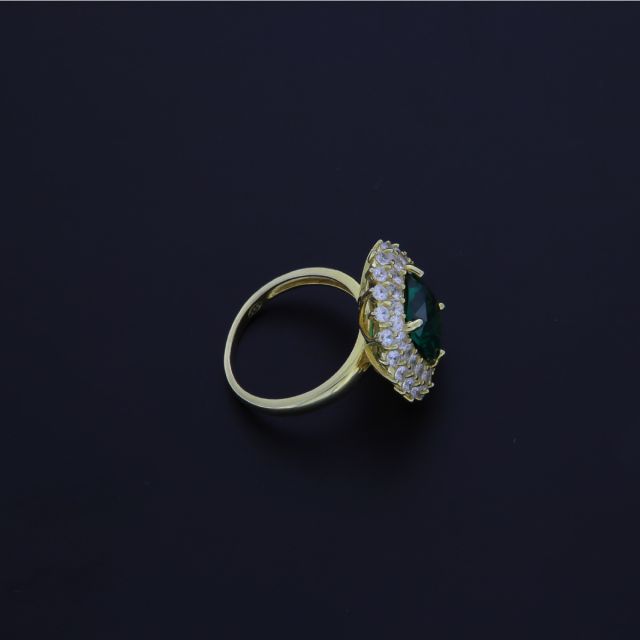 Anello regina con zirconi