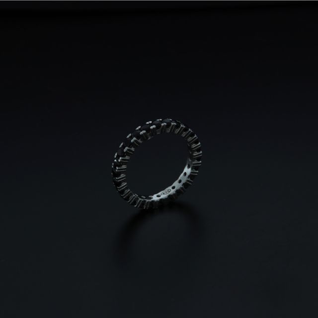 Eternity con zirconi neri