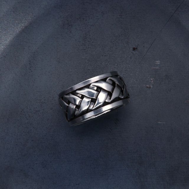 Anello in argento 925‰ trecciata rigida girevole 