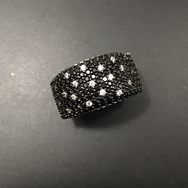 Anello in argento 925‰ con pavè di zirconi