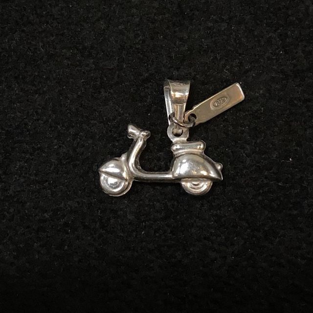 Ciondolo in argento Vespa bombata