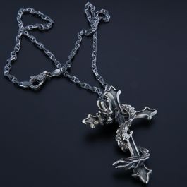 Ciondolo Croce Celtica Con Opale Rosso Fuoco – Argentato – Gioiello Religioso Senza Catena