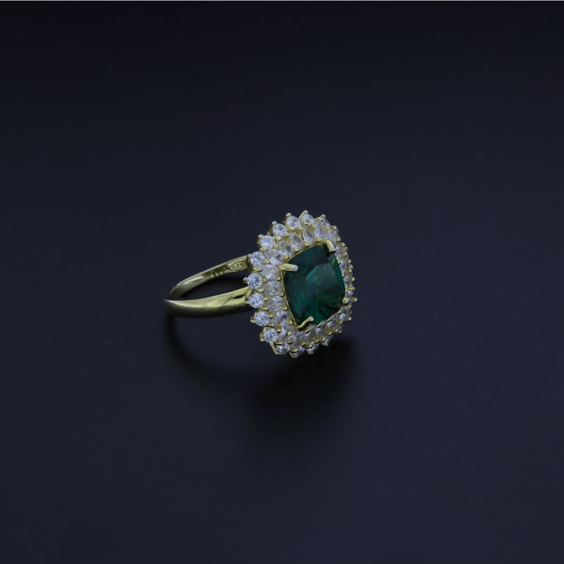 Anello regina con zirconi