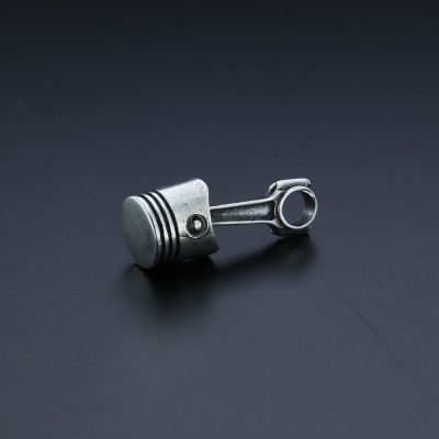 Ciondolo in argento biella e pistone 