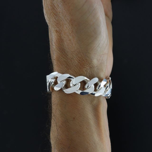Bracciale massiccio con piastra 