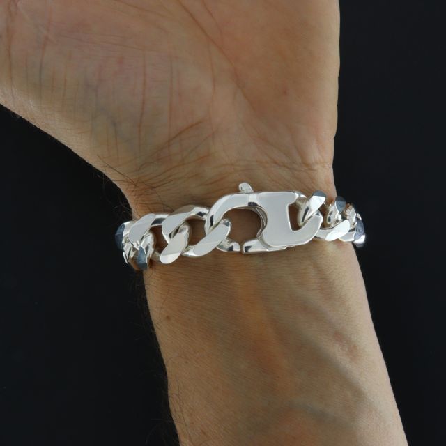 Bracciale massiccio con piastra 