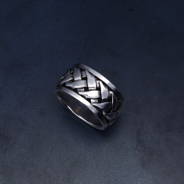 Anello in argento 925‰ trecciata rigida girevole 