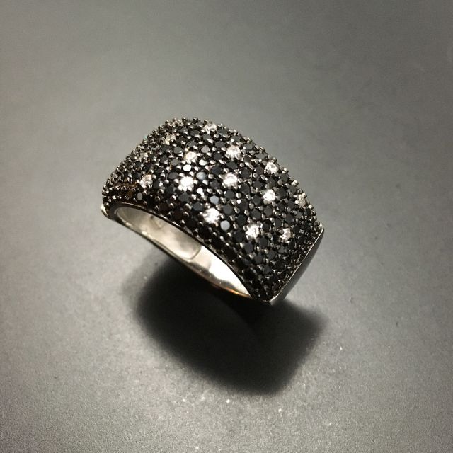 Anello in argento 925‰ con pavè di zirconi