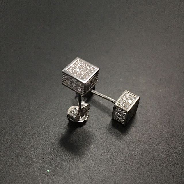 Orecchino cubo in argento 925‰ pavè zirconi
