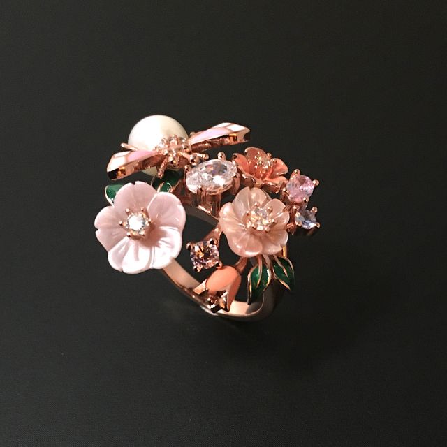 anello in argento rosato 925‰ con zircone smalto e madre perla