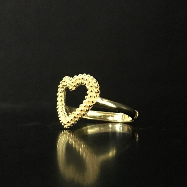 Anello cuore puntinato dorato