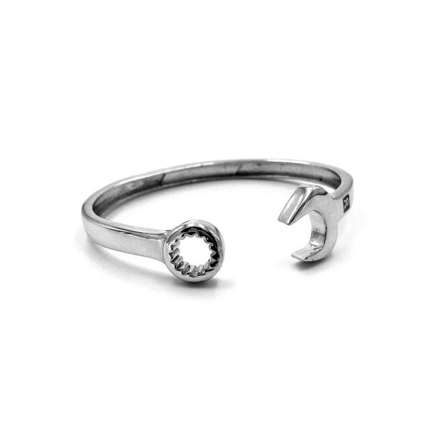 Bracciale rigido in argento a forma di chiave inglese