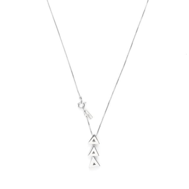 Catenina in argento con tre triangoli in fila