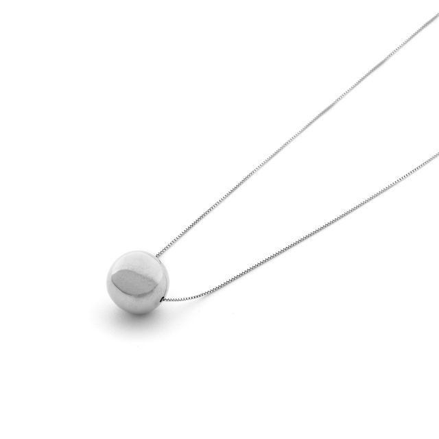 Collana lunga in argento e rutenio con sfera lucida