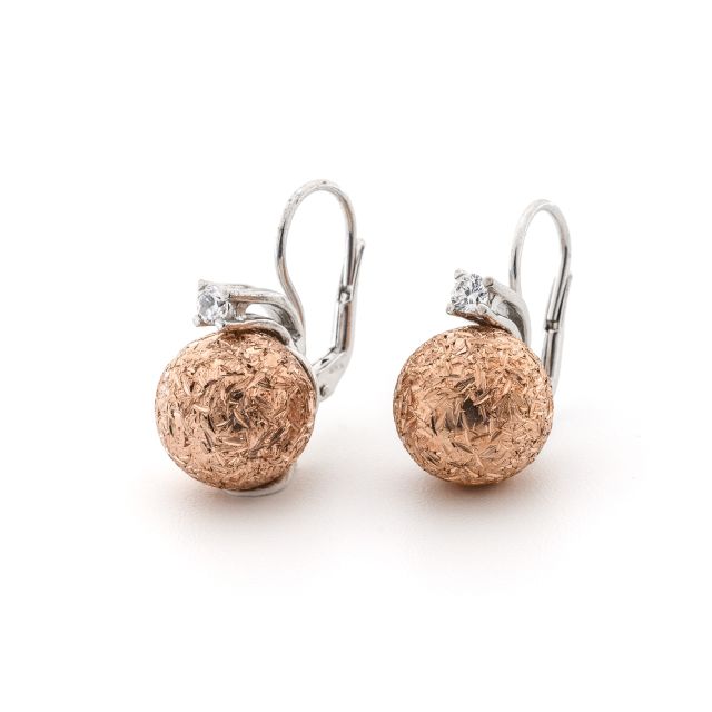 Orecchini sfera in argento rosato e zirconi