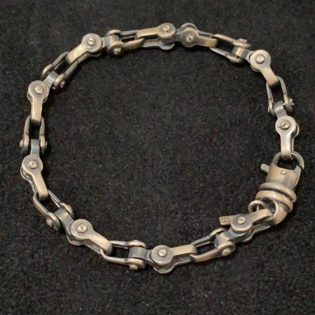 Bracciale in argento con catena di moto