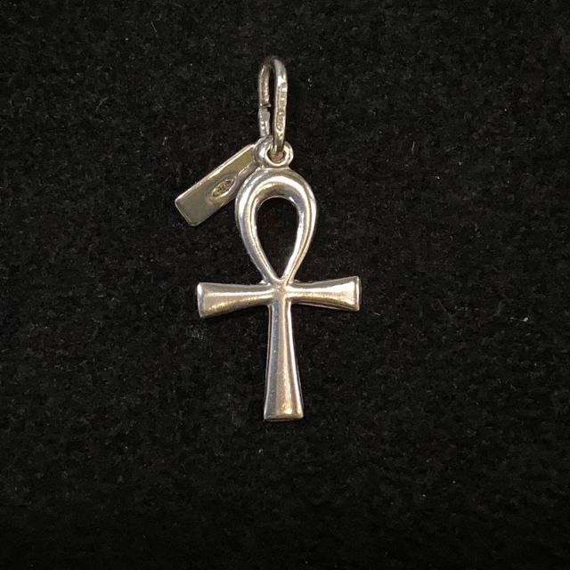 Ciondolo in argento a forma di croce egizia