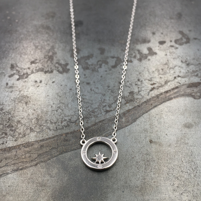 collana in argento 925‰ con cerchio e zirconi
