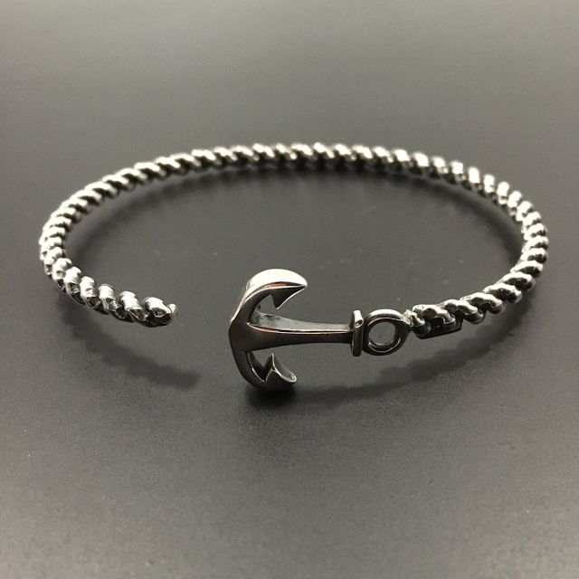 Bracciale rigido in argento a torchon con ancora