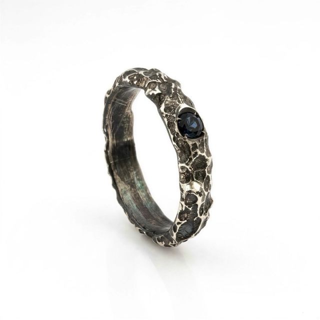 ANELLO SOLID CON TANZANITE NATURALE